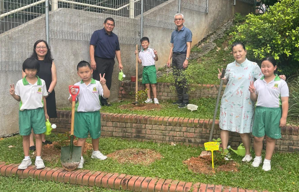 Planting of native shrub for Biodiversity Day